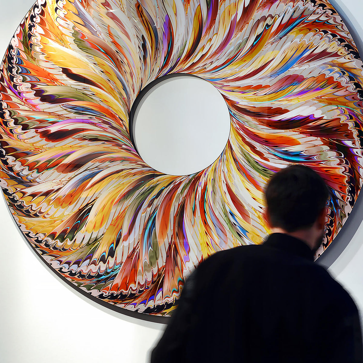 Radial / THREE / pearlescent