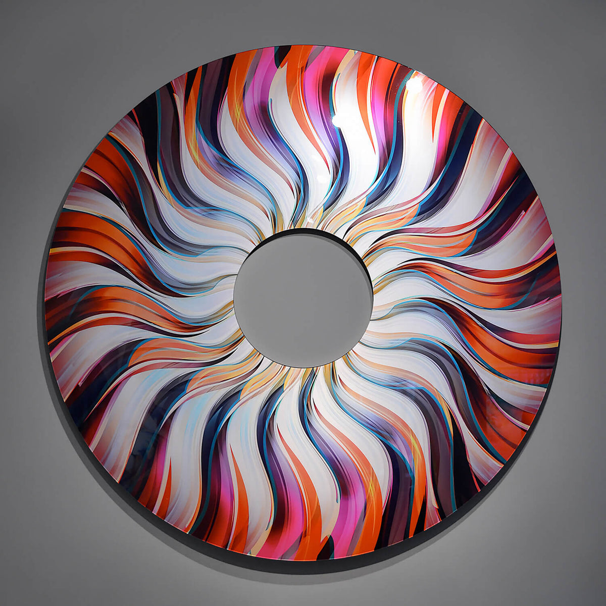 Radial / TWO / rubine shellform
