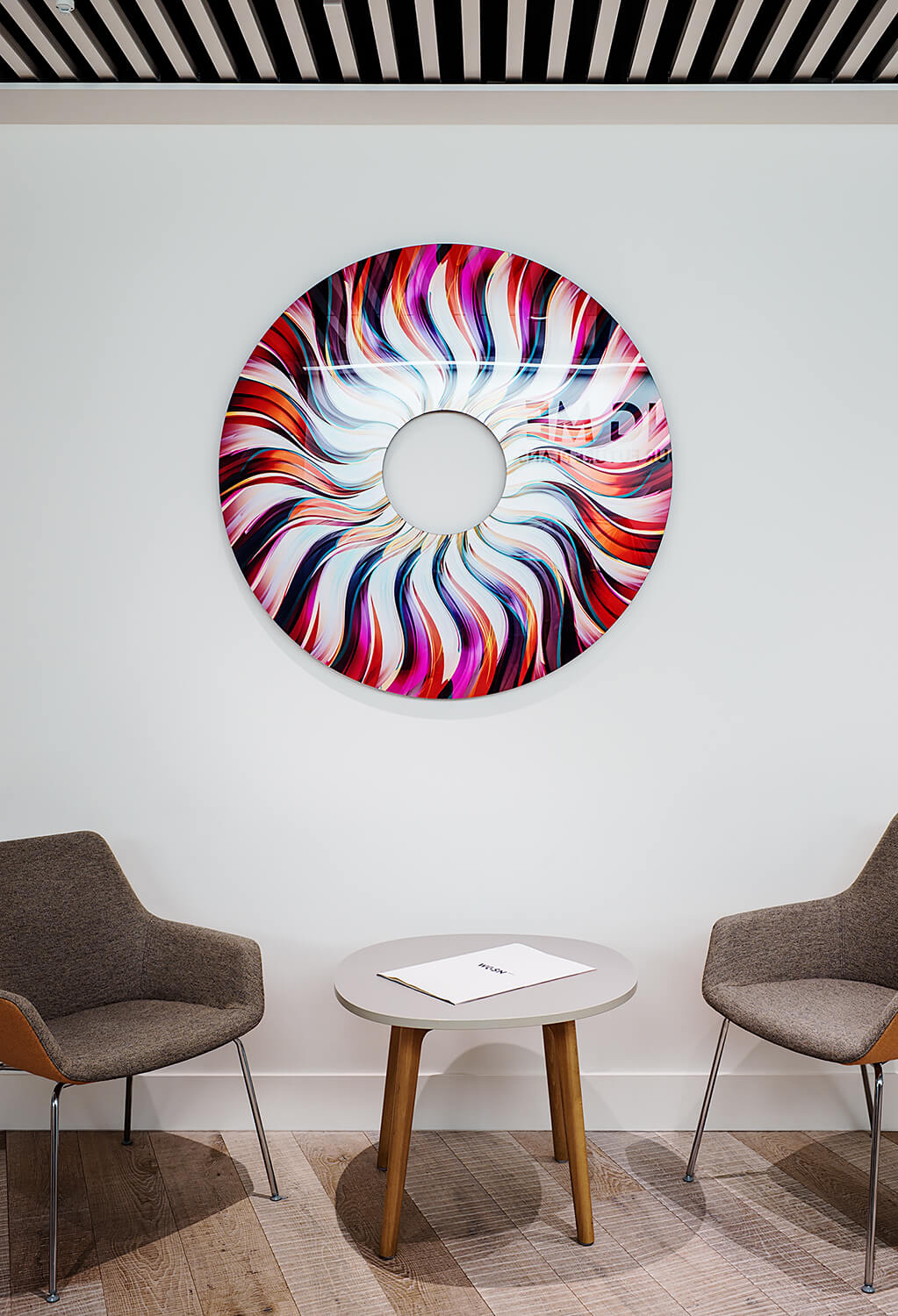 Radial / TWO / rubine shellform